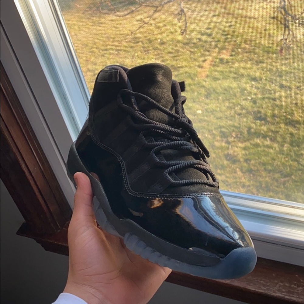 Jordan 11 “Cap and Gown”